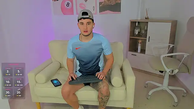 Snapshot of Massimo_Fiore chatting on February 22, 2:45 am Massimo Fiore online show from February 22, 2:45 am