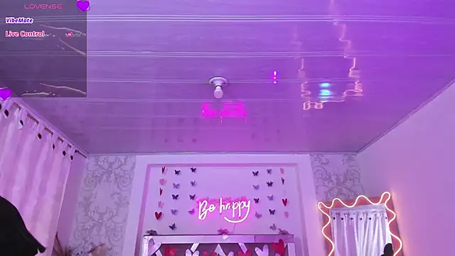 Snapshot of JENNA_TAY1 chatting on February 25, 7:01 pm JENNA TAY1 online show from February 25, 7:01 pm