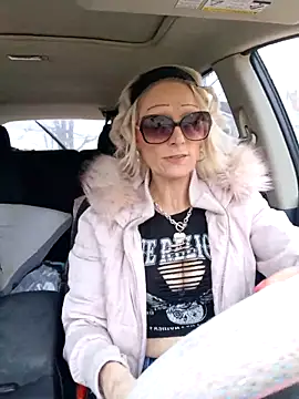 BeautifulFire23 online show from April 7, 2:50 pm