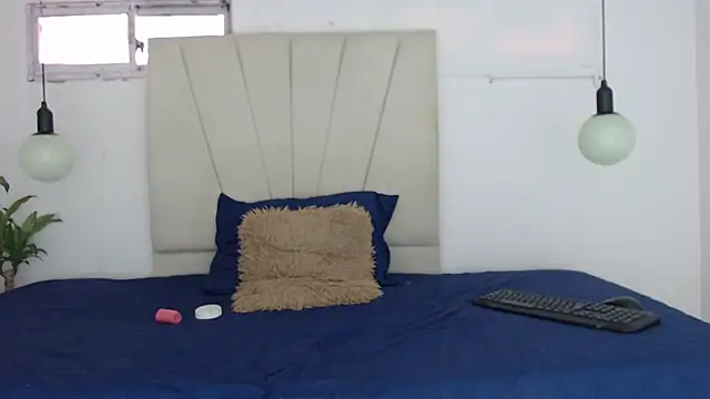 Ashley Ebony   online show from April 8, 12:27 pm