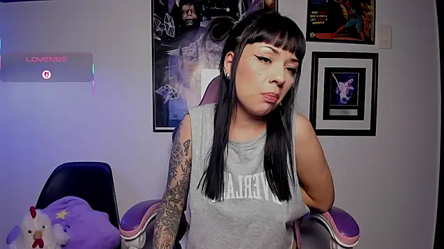 Snapshot of luckylaura chatting on February 28, 11:50 pm luckylaura online show from February 28, 11:50 pm