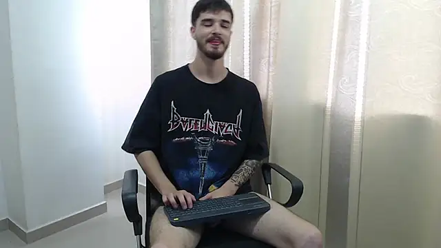 Snapshot of joseh0se chatting on February 21, 8:43 pm joseh0se online show from February 21, 8:43 pm