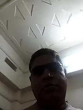 deshilnd online show from July 3, 10:16 pm