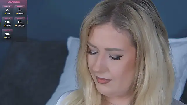 OndinaNoire online show from February 9, 8:35 pm