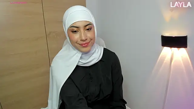 LAY LA  online show from February 7, 10:02 pm