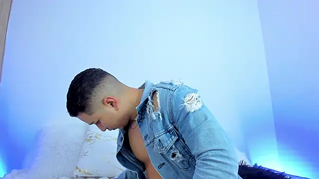 Axel nova online show from March 6, 2:13 pm