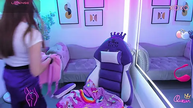 Victoria  doll online show from March 29, 12:27 pm