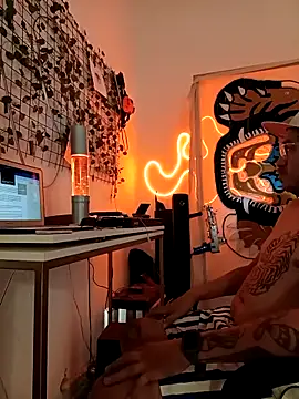 Snapshot of helloandi chatting on March 31, 5:57 pm helloandi online show from March 31, 5:57 pm