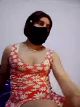 Snapshot of banouti28 chatting on June 22, 12:24 pm banouti28 online show from June 22, 12:24 pm