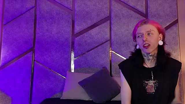 Snapshot of Hanna-Winchester chatting on July 13, 8:44 pm Hanna-Winchester online show from July 13, 8:44 pm