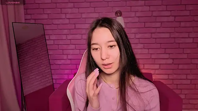Nicole Brownie online show from May 7, 1:00 am