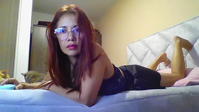 Snapshot of camila_star10 chatting on March 1, 3:08 am camila star10 online show from March 1, 3:08 am