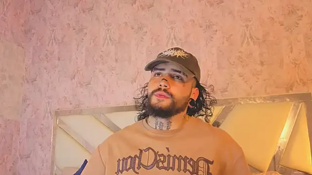 Benny and Mark online show from April 8, 3:17 am