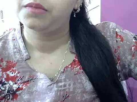 Snapshot of Cute_Aliyaa chatting on April 30, 9:48 am Cute Aliyaa online show from April 30, 9:48 am