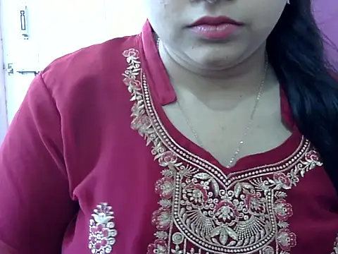 Snapshot of Cute_Aliyaa chatting on May 3, 10:10 am Cute Aliyaa online show from May 3, 10:10 am
