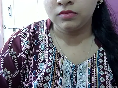 Snapshot of Cute_Aliyaa chatting on May 9, 11:48 am Cute Aliyaa online show from May 9, 11:48 am