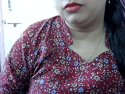 Snapshot of Cute_Aliyaa chatting on May 14, 11:17 am Cute Aliyaa online show from May 14, 11:17 am