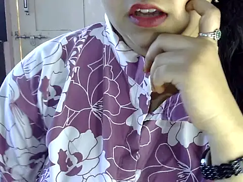 Snapshot of Cute_Aliyaa chatting on May 30, 10:12 am Cute Aliyaa online show from May 30, 10:12 am