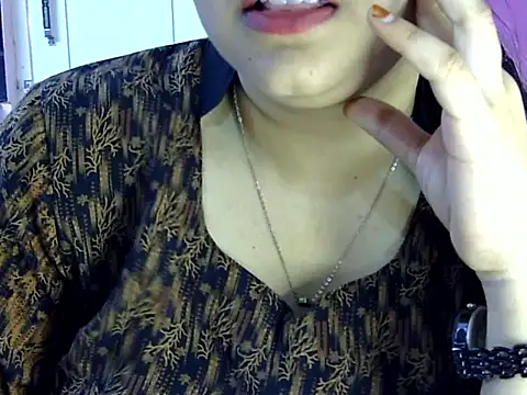 Snapshot of Cute_Aliyaa chatting on June 3, 12:08 pm Cute Aliyaa online show from June 3, 12:08 pm