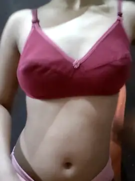 Snapshot of twinkle20 chatting on February 1, 6:45 am twinkle20 online show from February 1, 6:45 am