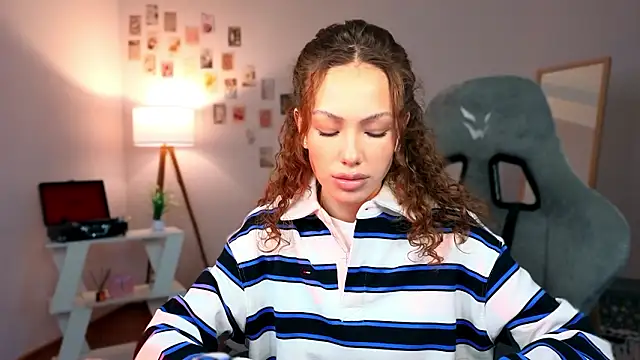 Snapshot of nexorine chatting on February 16, 11:28 am nexorine online show from February 16, 11:28 am