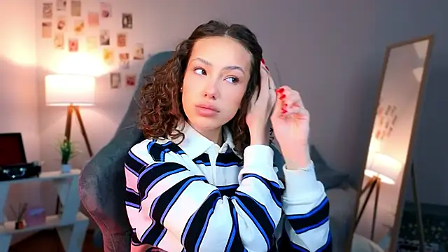 Snapshot of nexorine chatting on February 23, 5:49 am nexorine online show from February 23, 5:49 am