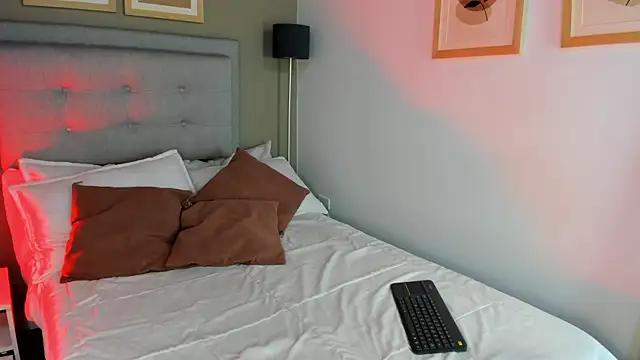 Snapshot of SalomeStorm_ chatting on February 17, 8:59 pm SalomeStorm online show from February 17, 8:59 pm