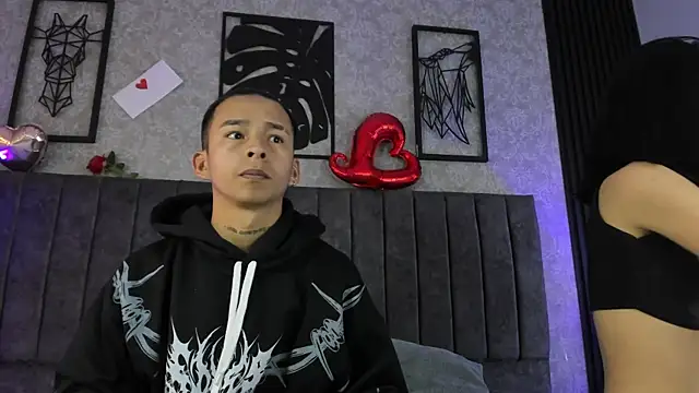 Snapshot of bliinkii_and_luka_ chatting on February 15, 12:36 pm bliinkii and luka online show from February 15, 12:36 pm