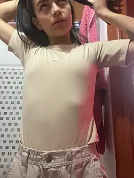 Snapshot of bliinkii_and_luka_ chatting on March 2, 1:07 pm bliinkii and luka online show from March 2, 1:07 pm