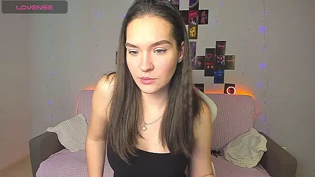 Snapshot of Lola_Doll_x chatting on March 14, 3:45 am Lola Doll x online show from March 14, 3:45 am