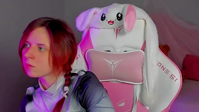 FreyaVey online show from February 26, 5:28 am