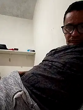 Snapshot of dilduarte26 chatting on February 6, 12:15 am dilduarte26 online show from February 6, 12:15 am