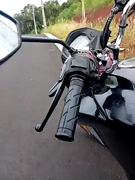 Snapshot of negrim10 chatting on February 25, 12:37 pm negrim10 online show from February 25, 12:37 pm