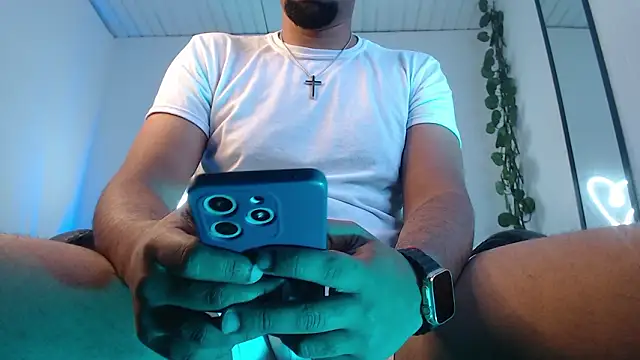 Snapshot of Paolo_Blaze chatting on February 17, 12:23 pm Paolo Blaze online show from February 17, 12:23 pm