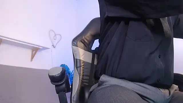 Snapshot of Paolo_Blaze chatting on March 4, 12:33 pm Paolo Blaze online show from March 4, 12:33 pm