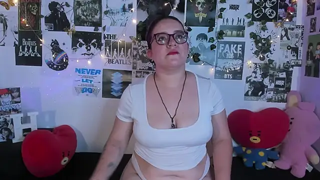 Snapshot of hellen_alexa chatting on February 3, 5:16 am hellen alexa online show from February 3, 5:16 am