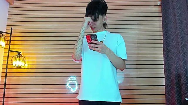 TheBatMansion online show from April 5, 9:12 pm