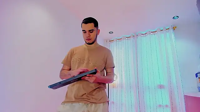 TheBatMansion online show from April 18, 10:32 pm