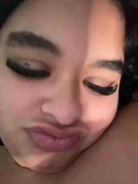 Aloyenita online show from February 10, 1:59 pm