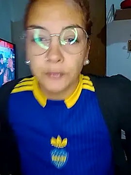 kuramaqueen online show from May 20, 3:24 am