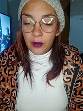 kuramaqueen online show from May 22, 7:59 am