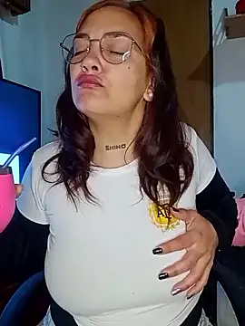 kuramaqueen online show from June 15, 5:42 am