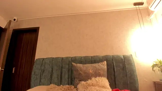 Aleera Walton online show from March 27, 8:19 pm