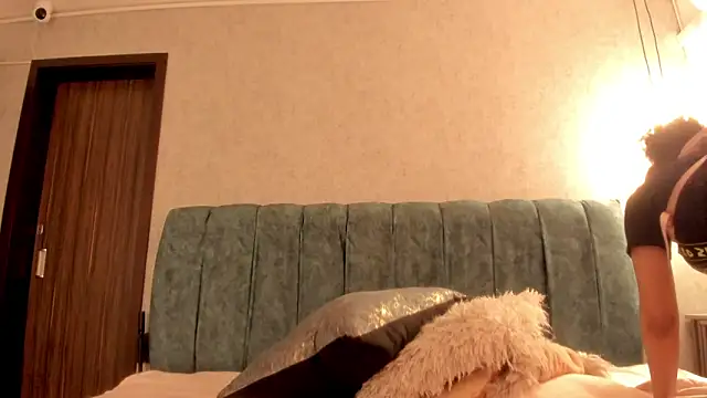 Aleera Walton online show from April 17, 7:28 pm