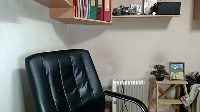 katemodel online show from April 21, 7:03 am