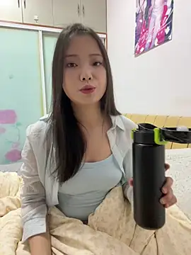 Snapshot of BIGBABYYEYE chatting on February 11, 2:00 pm BIGBABYYEYE online show from February 11, 2:00 pm