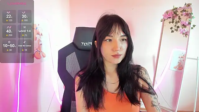 AliceeinWonderlanddd online show from July 18, 2:49 am