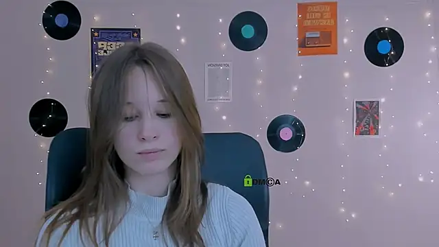 Snapshot of eira_mouse chatting on February 8, 12:30 pm eira mouse online show from February 8, 12:30 pm