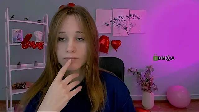 Snapshot of eira_mouse chatting on February 14, 9:28 am eira mouse online show from February 14, 9:28 am