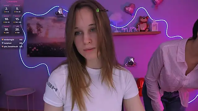 Snapshot of eira_mouse chatting on February 18, 5:09 pm eira mouse online show from February 18, 5:09 pm